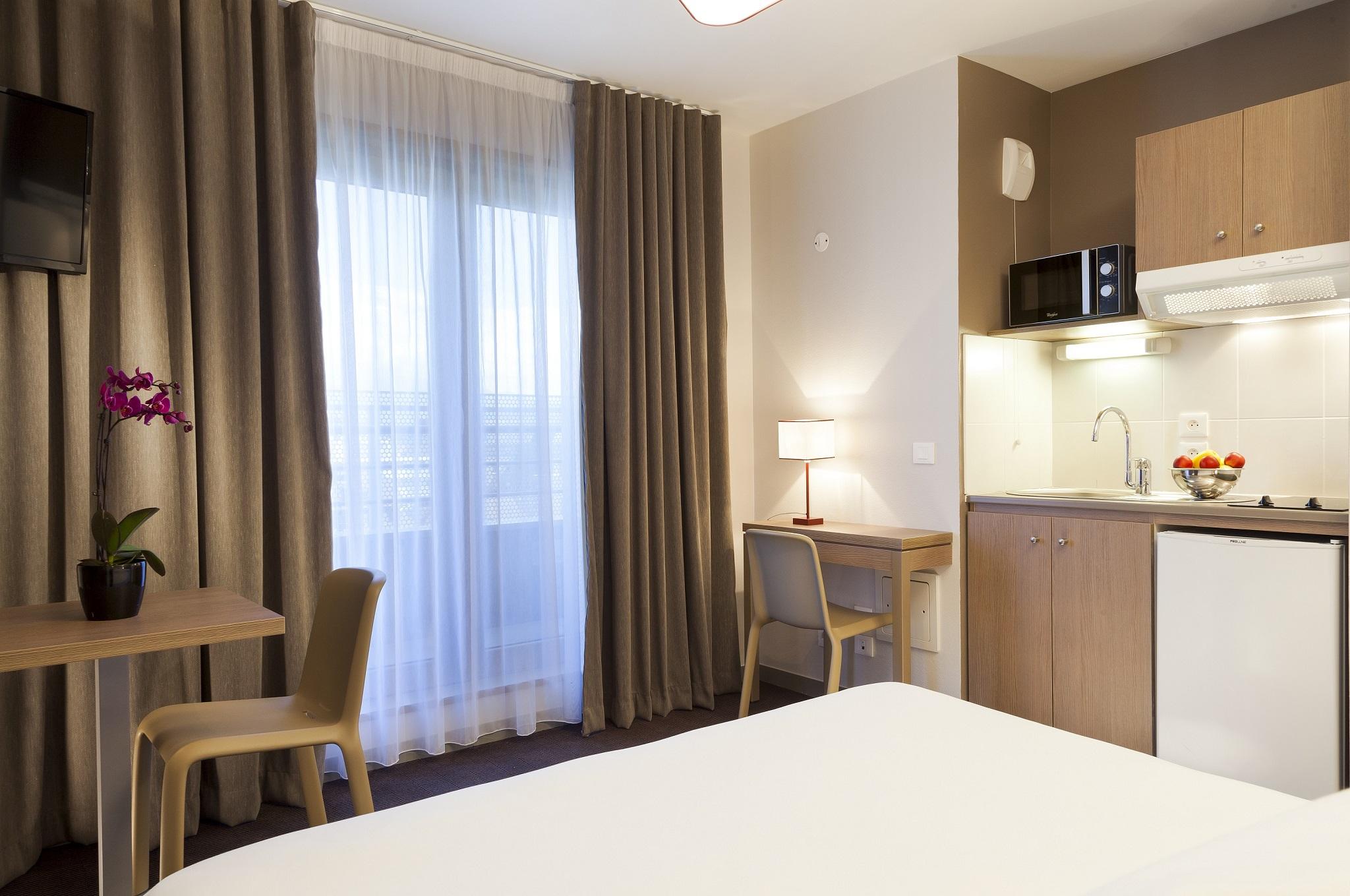 Neho Suites Porte De Geneve - Gare 安纳马斯 外观 照片