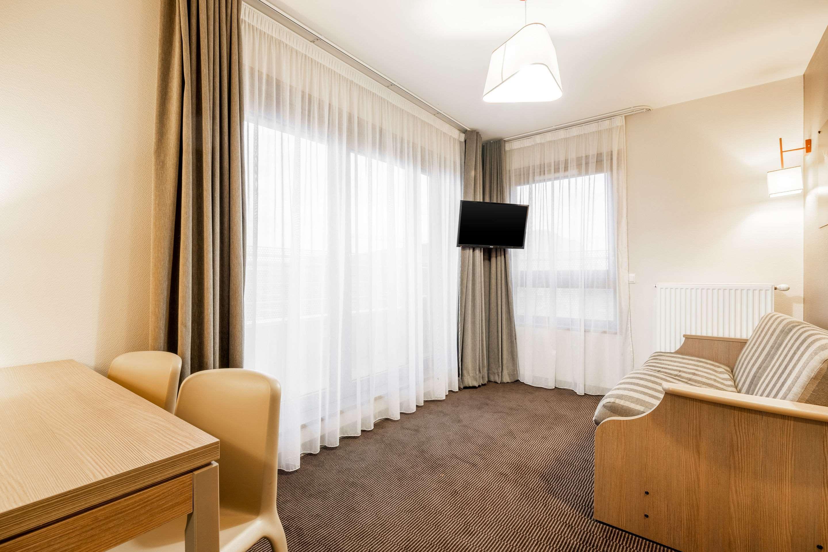 Neho Suites Porte De Geneve - Gare 安纳马斯 外观 照片