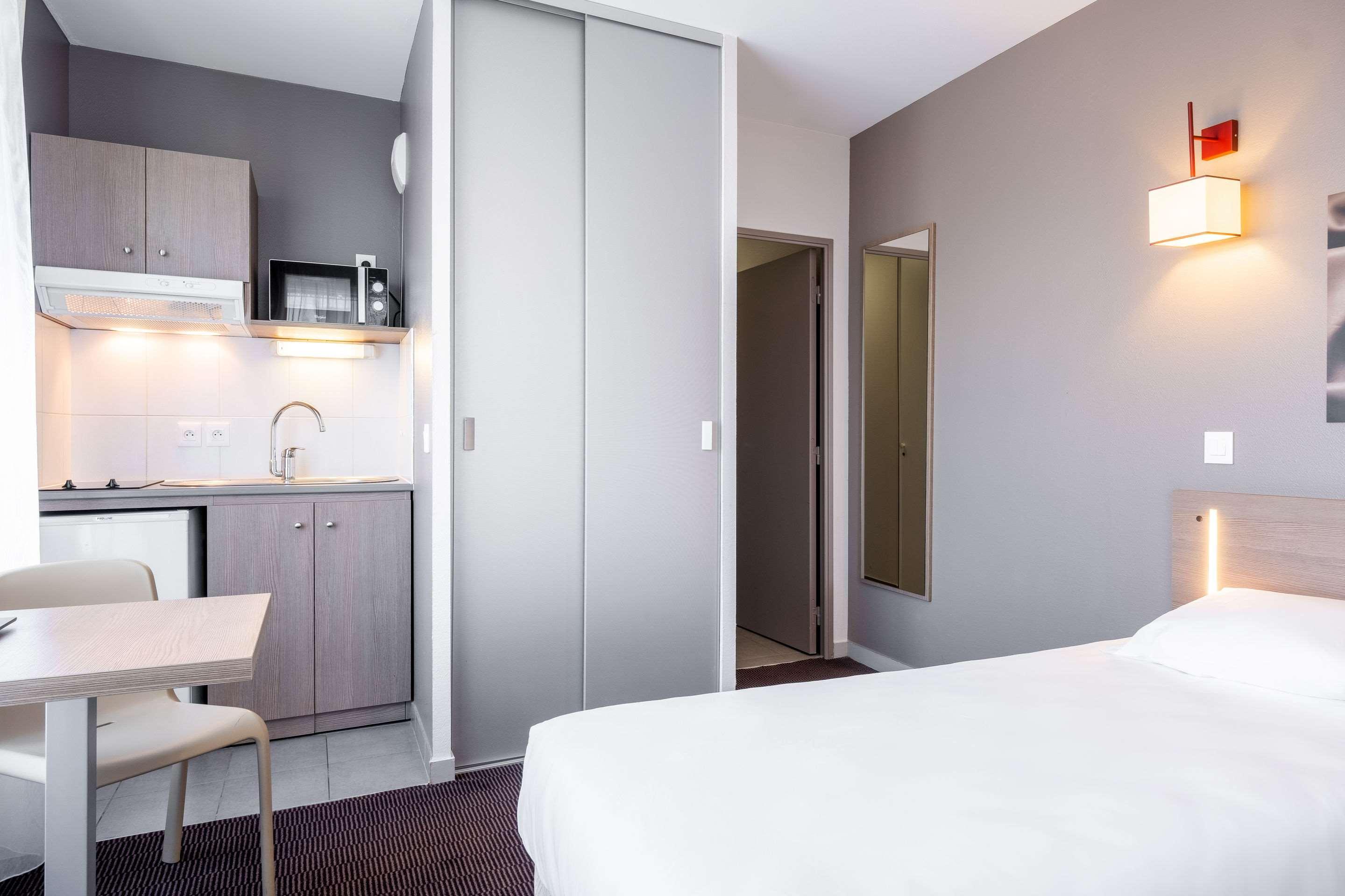 Neho Suites Porte De Geneve - Gare 安纳马斯 外观 照片